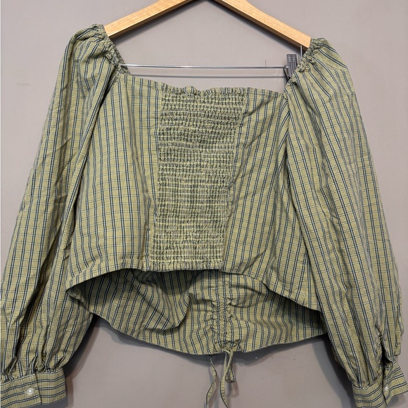 LEVIS Devin Blouse Plaid Top, Smocked back - Picture 7 of 11